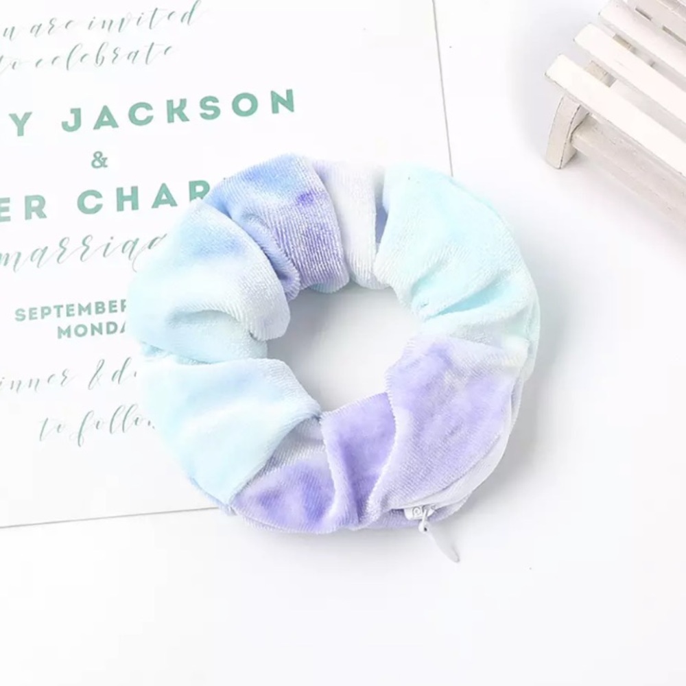 🎉 New Blue & Purple Velvet Zipper Pouch Scrunchie